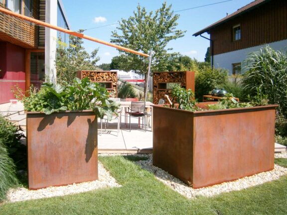 cortenstahl-blumentröge