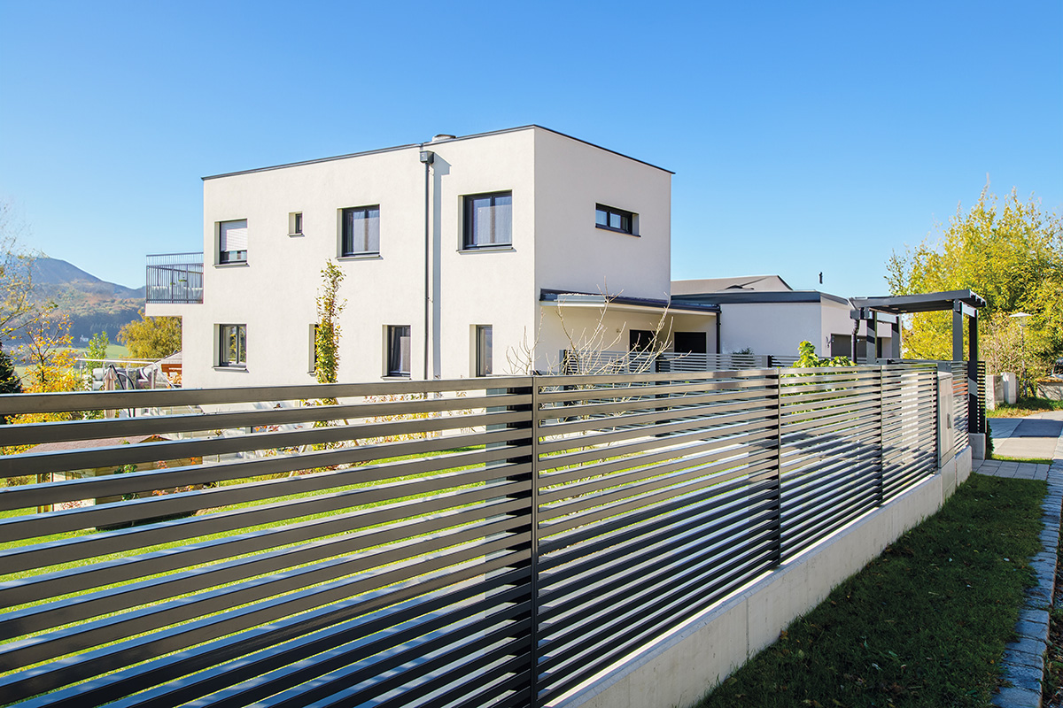 guardi-aluzaun-modell-linea-s-zaunfeld-1-lowres