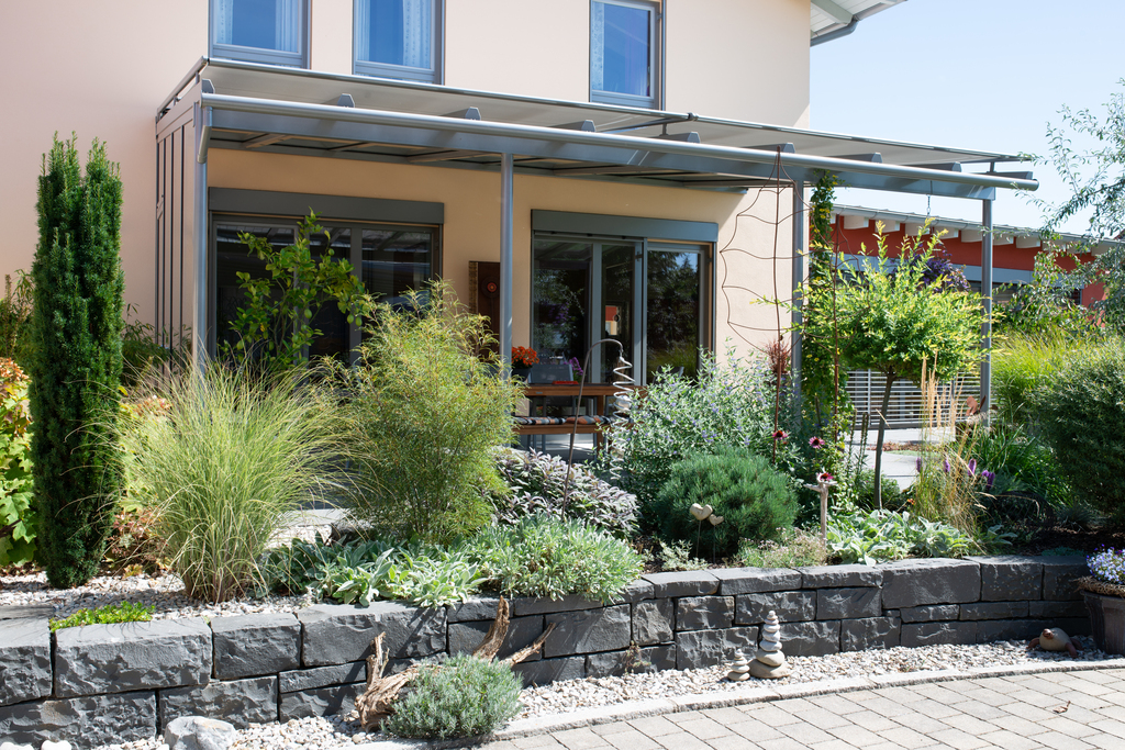 ts-alu-terrassendach-ueberstand-ueberglasmarkisen-festelemente-serie-46-ht-perspektive-links-01-medium1024